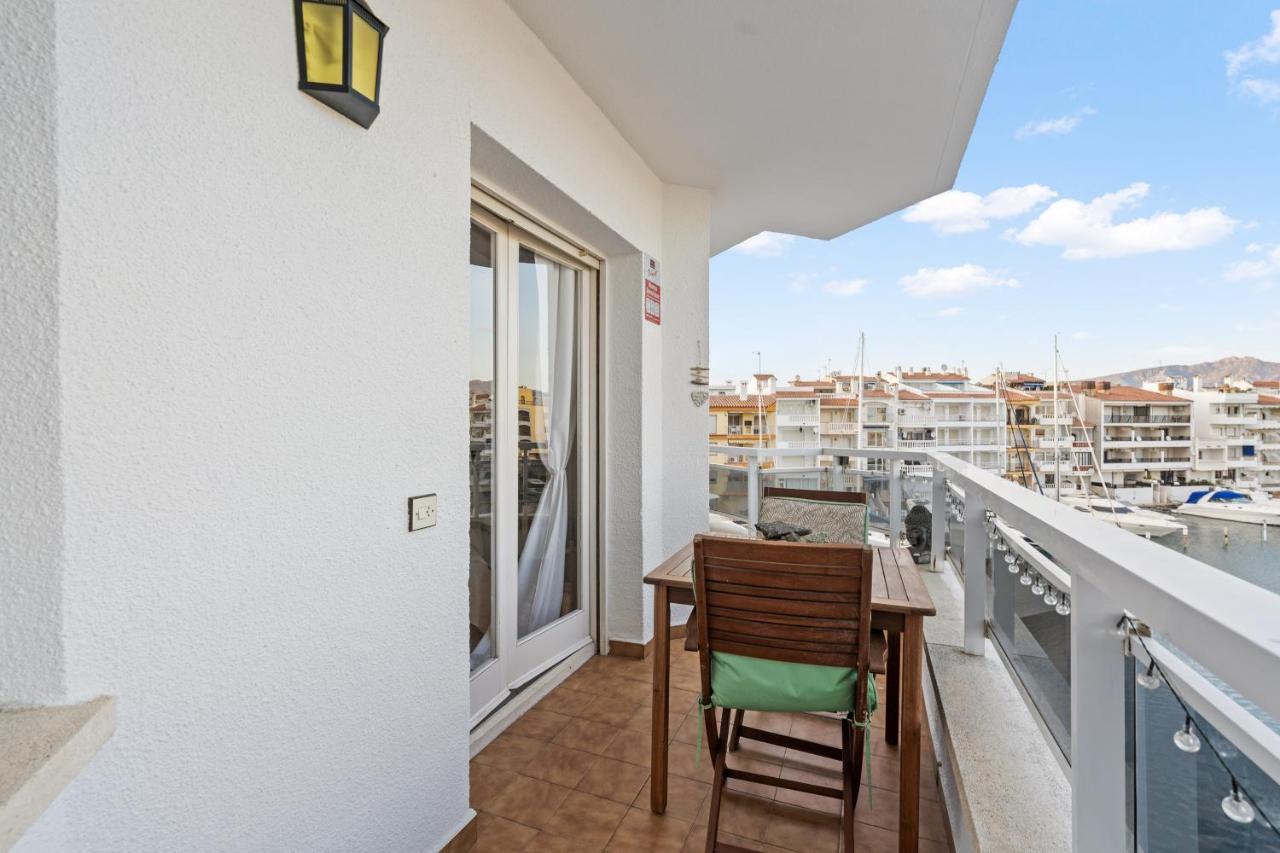 Welcs Apartamento 055 Emp Con Terraza Y Vistas Al Canal เอมปูเรียบราบา ภายนอก รูปภาพ